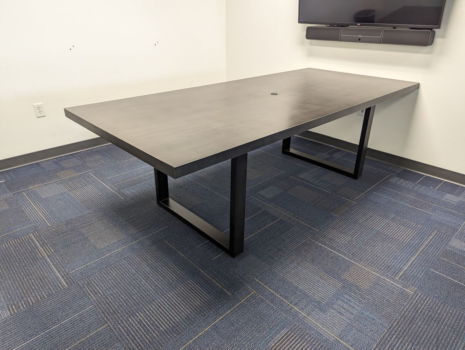 Meeting Room Table / Huddle Room Table