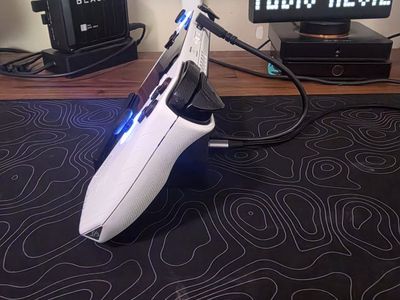 ROG Ally Z1 Extreme 16gb 512gb - Combo (Case, Keyboard, Mouse, and Razer Stand Hub)