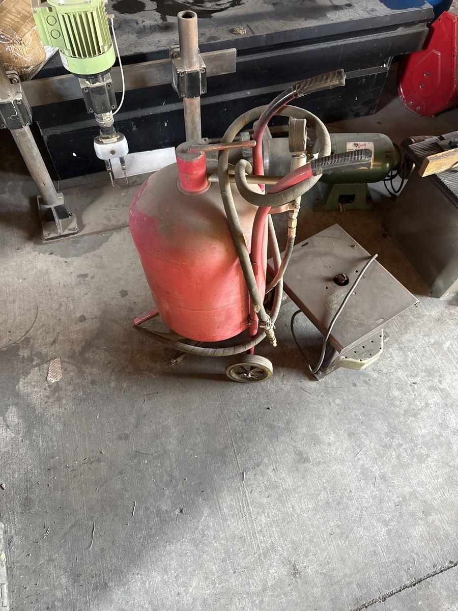 Sand blaster 