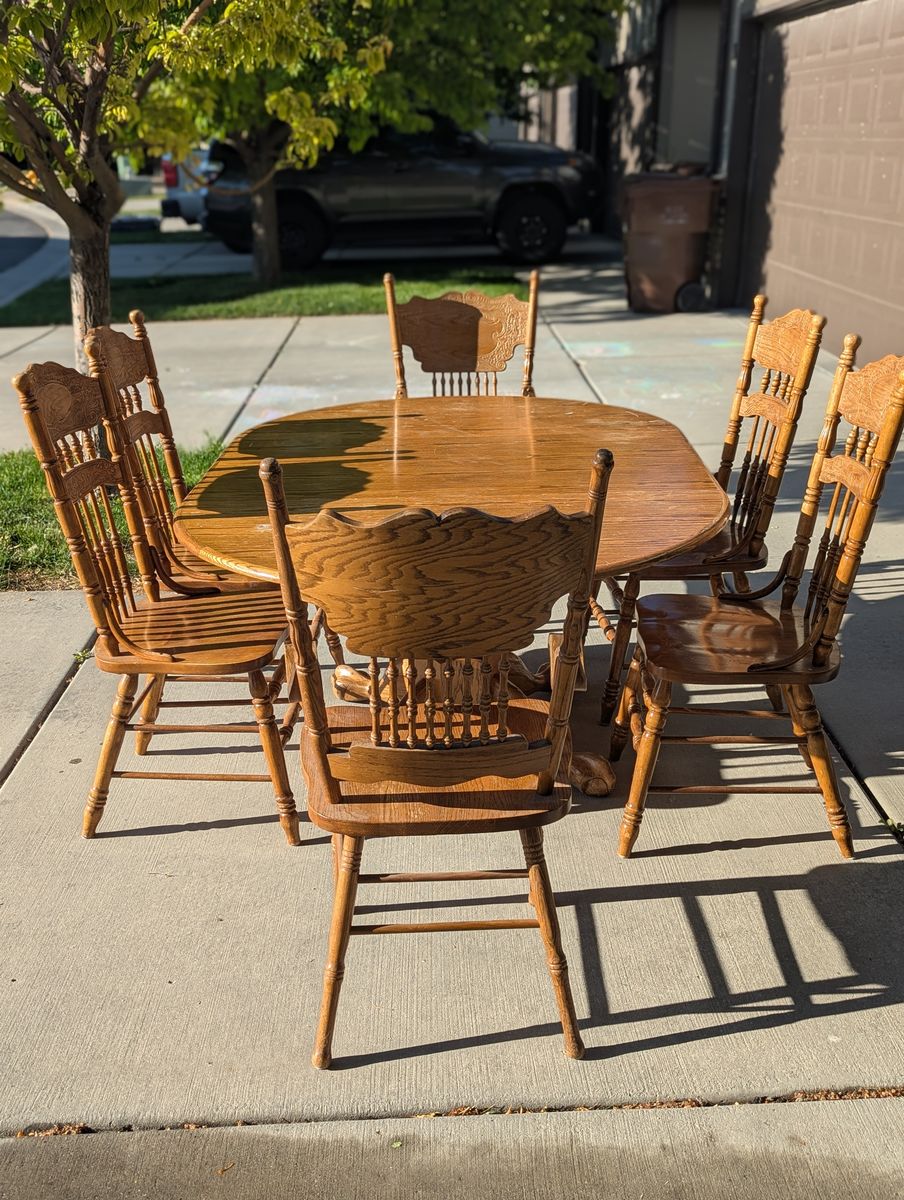 Solid Oak Dining Table with 6 Chairs and leaf