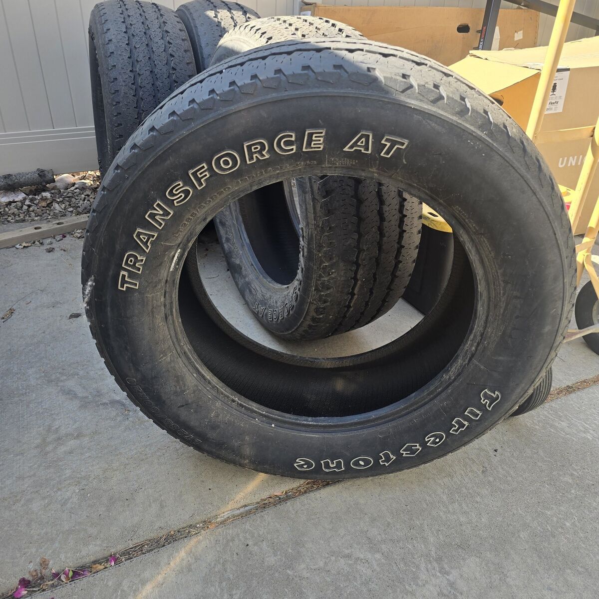 285 60 R20 Firestone Transforce m+s