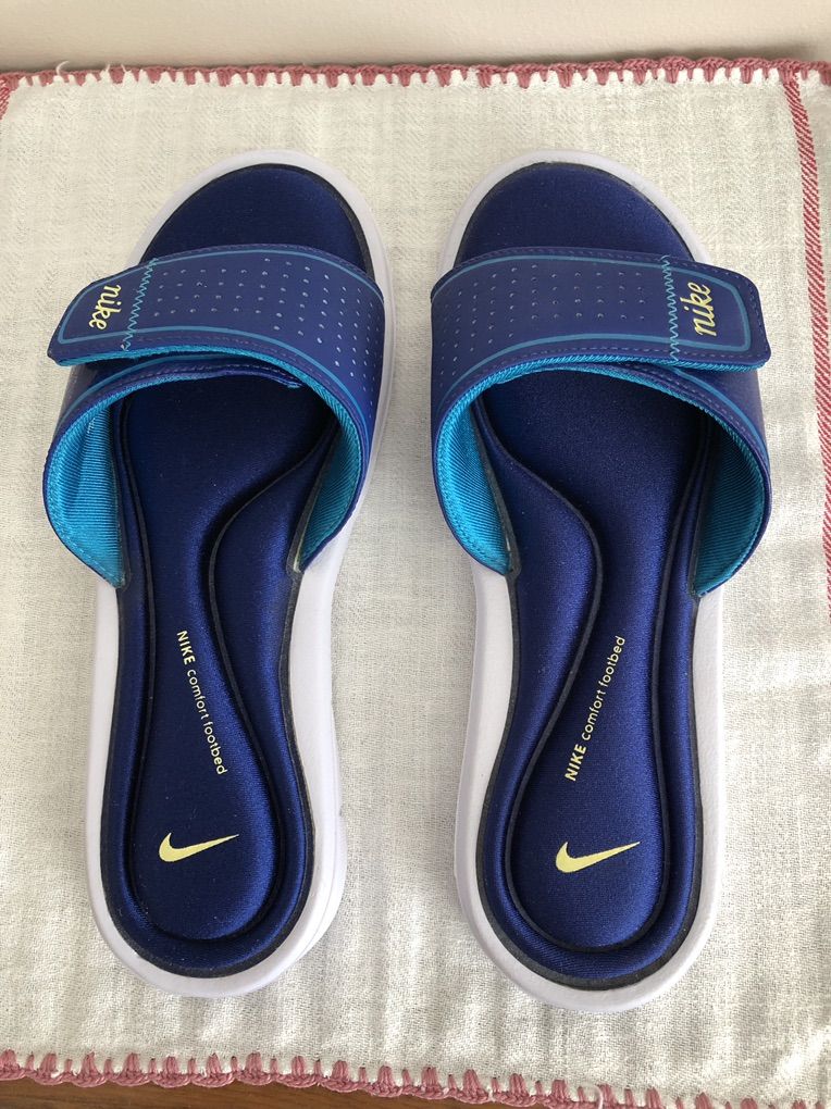 Women's Nike Sandles