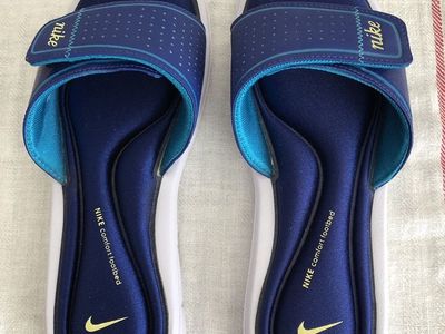 Women's Nike Sandles