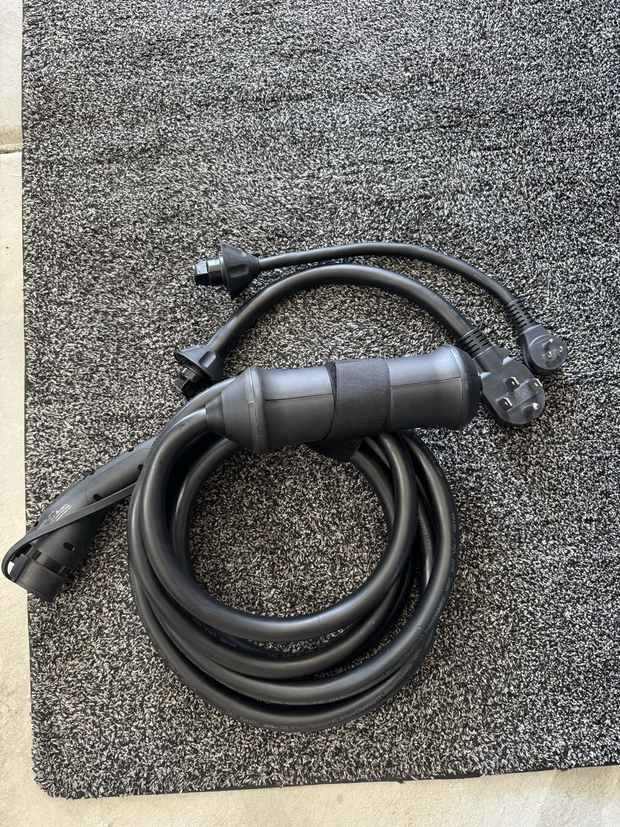 EV Portable Charging Station Cable EVVS40NC16BP Level 1/2