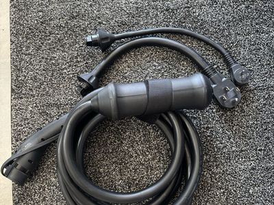 EV Portable Charging Station Cable EVVS40NC16BP Level 1/2