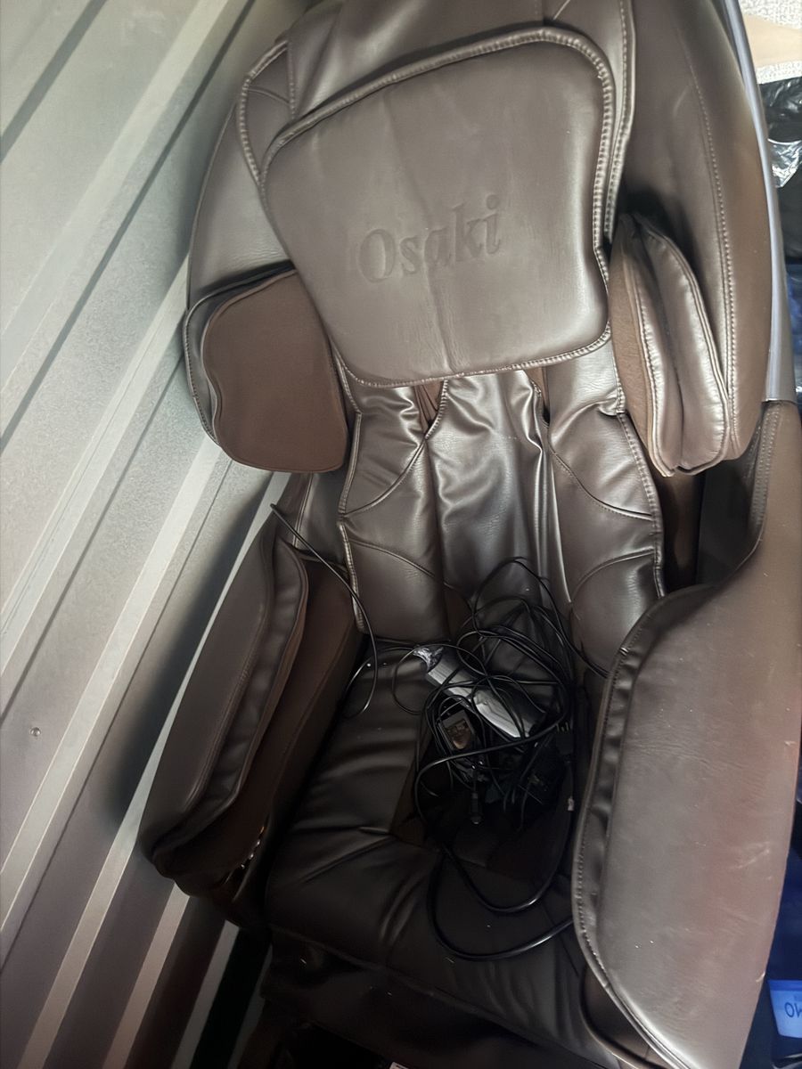 Osaki Brown Faux Leather Full Body Massage Chair with 2 Set of Sofa 1 is Electric