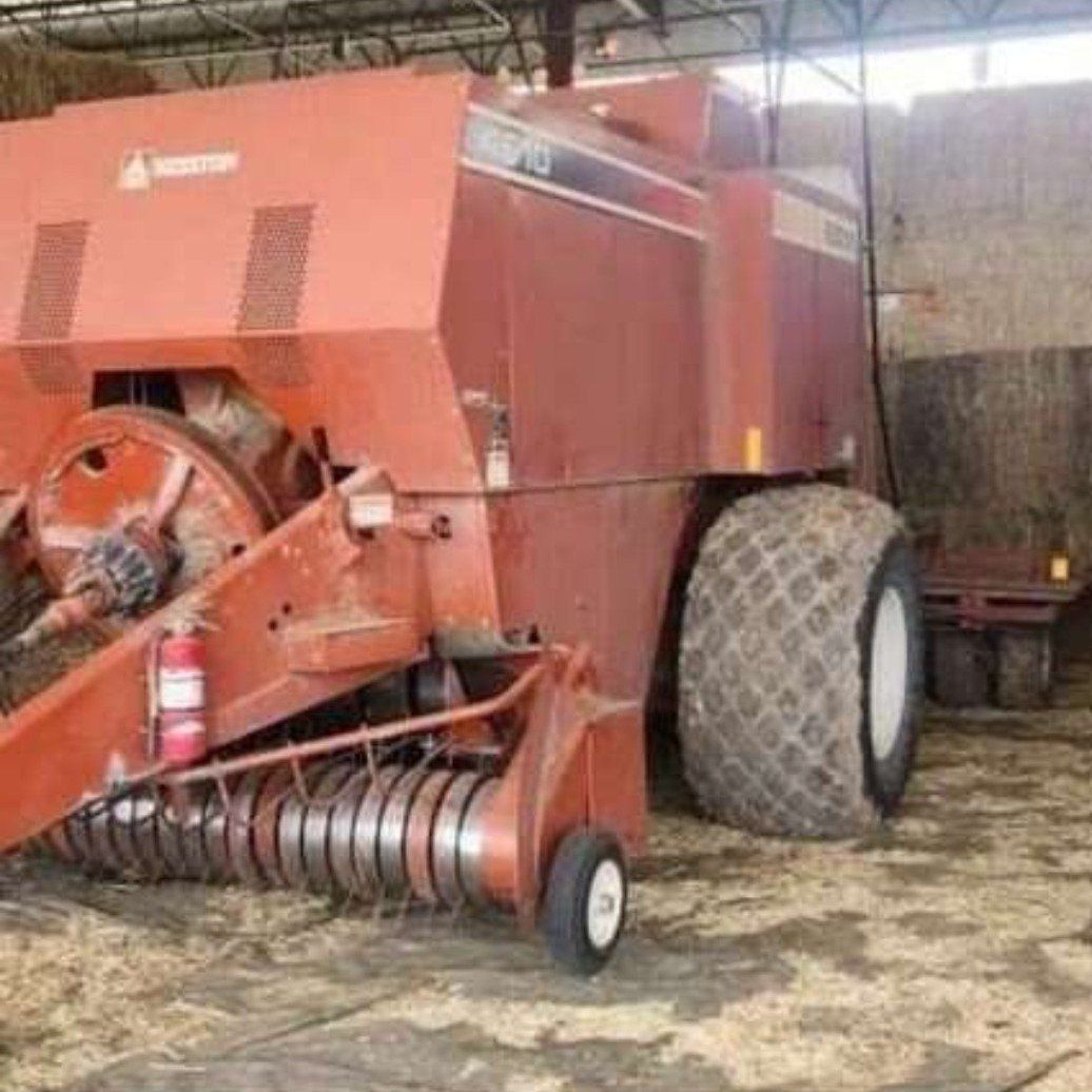 4910 Hesston Ton Baler with Accumulator