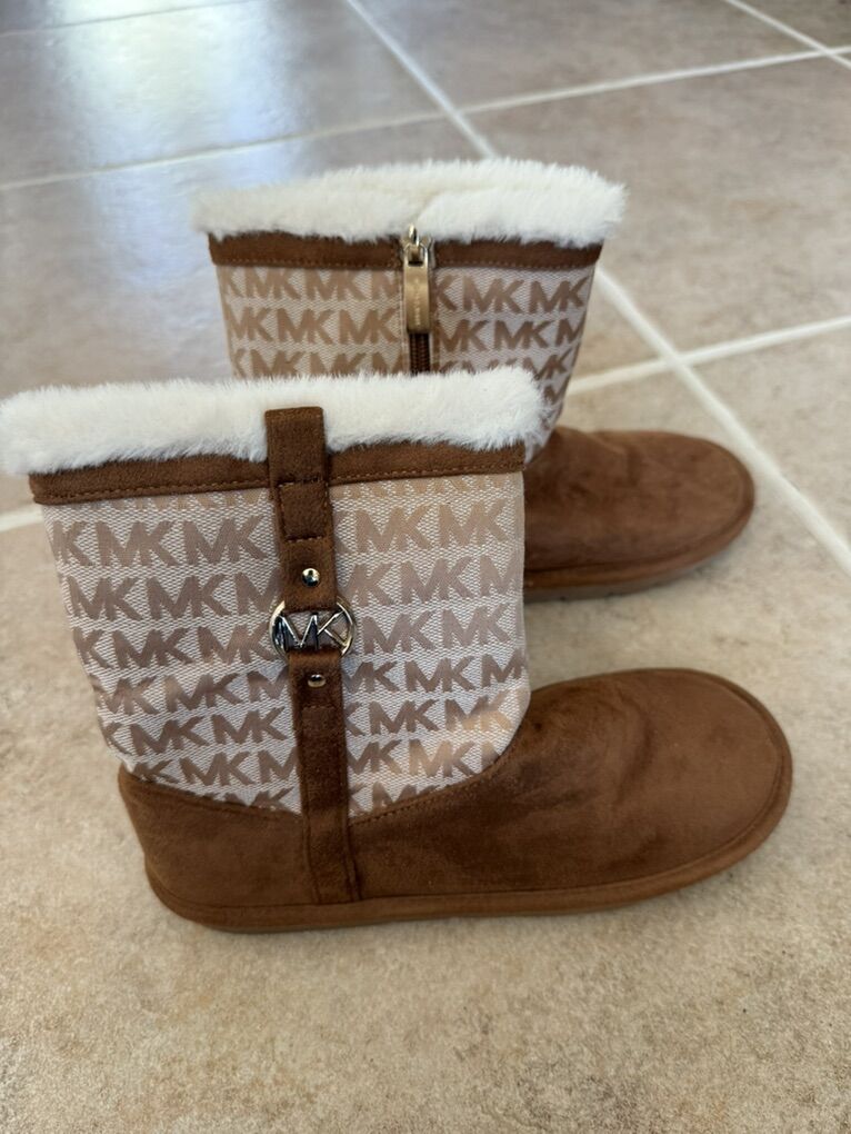 Michael Kors Boots Size 4