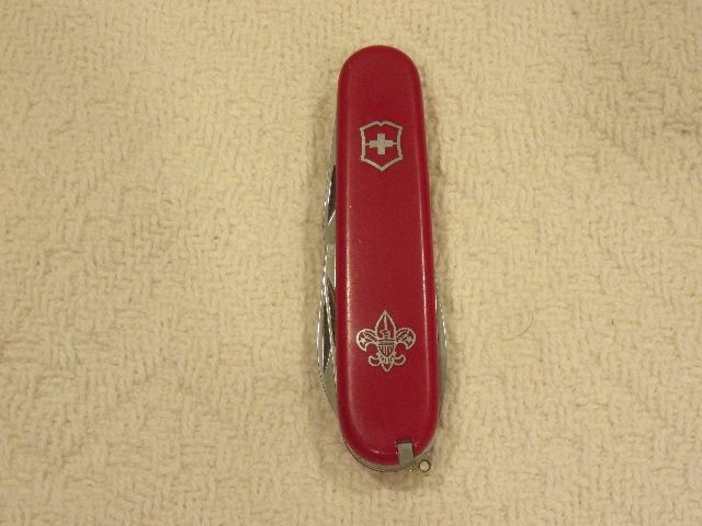 BARELY USED BOY SCOUTS OF AMERICA VICTORINOX "OFFICER MODEL" KNIFE