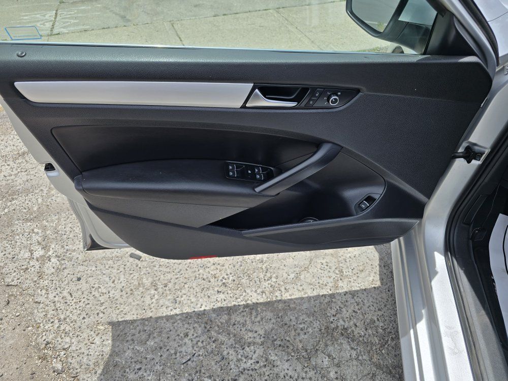 Main image 10