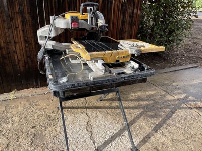 Dewalt XL tile saw with stand