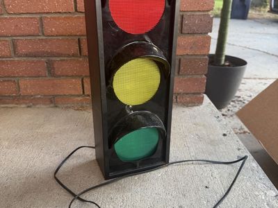 Stop-light Plug-in Lamp (Sell or Trade)