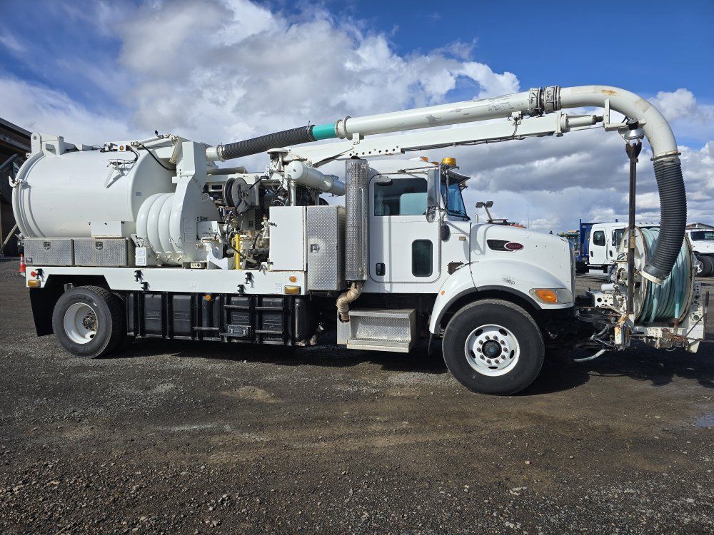 2009 Peterbilt Vac/Jet Truck 64,000 Miles
