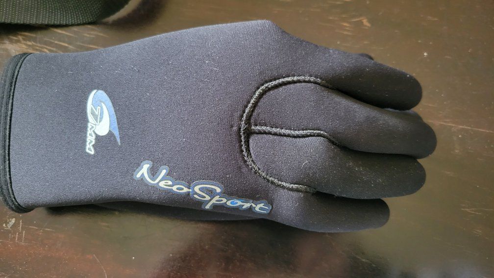 Neosport 7mm Gloves