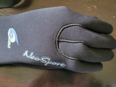 Neosport 7mm Gloves