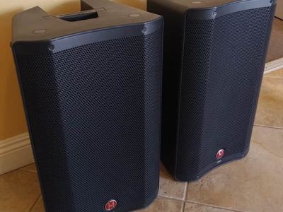 Harbinger VARI V2315 15" Powered speakers, READ DESCRIPTION PLEASE..