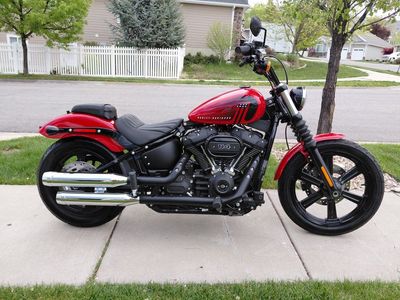 2022 Harley Street Bob 1,240 Miles Perfect