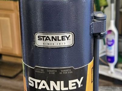 Stanley Classic Extra Large 1.4 Qt Navy Vacuum Insulated Bottle - Holds Hot/Cold for 28 Hrs