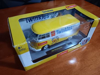 M2 Machines 2021 Hostess Twinkies 1960 VW Delivery