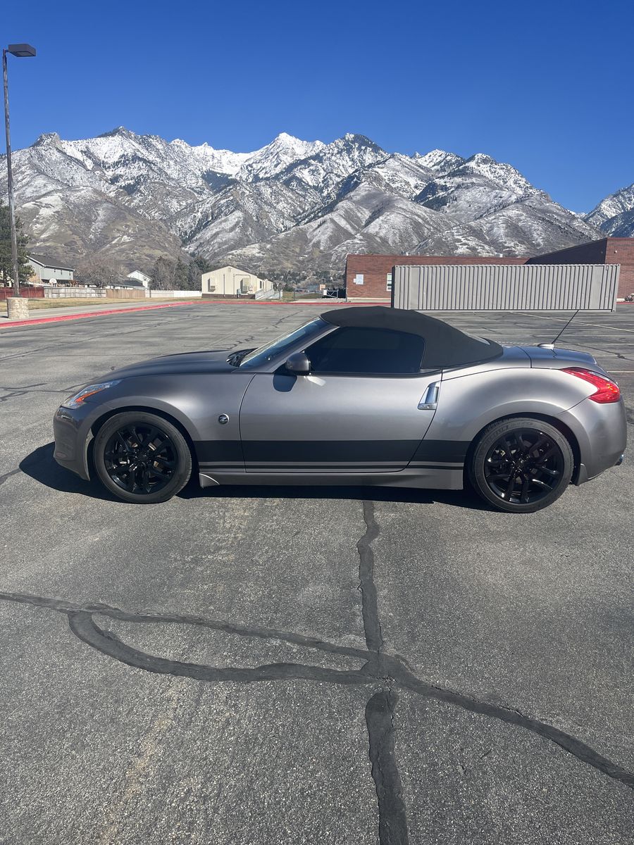 2010 Nissan 370 Roadster Touring