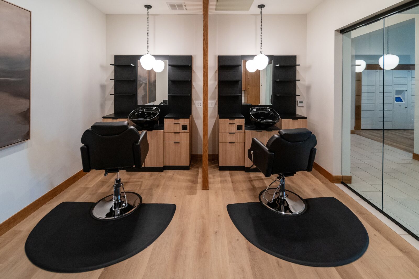 Private Luxury Salon Booth Rental