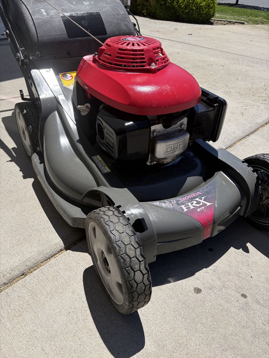 Honda HRX217 Self-Propelled Lawn Mower | Honda GCV190 Engine READ AD