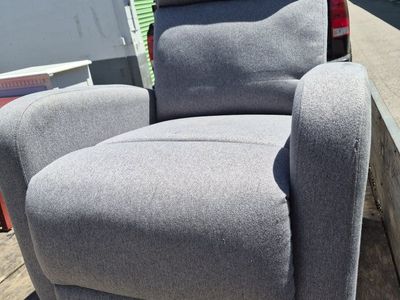 Parker house Power lift recliner