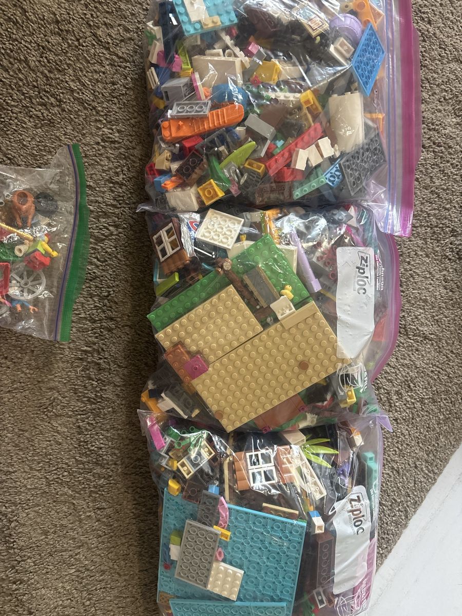 3 gallon bad of miscellaneous Legos