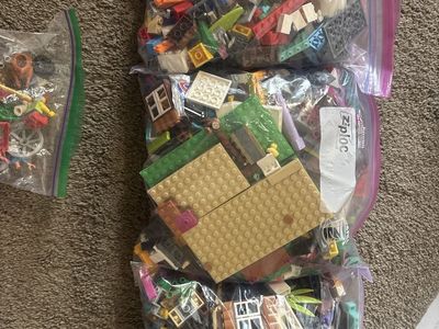 3 gallon bad of miscellaneous Legos