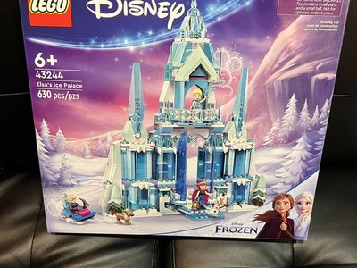 LEGO Disney Frozen Elsa's Ice Palace Set 43244 (630 Pieces)