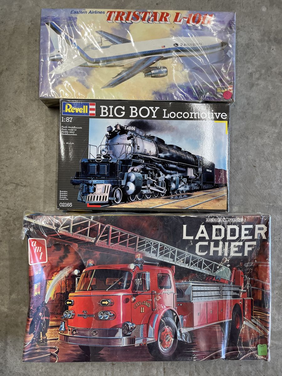 Vintage Model Kit Lot: Revell Big Boy Locomotive, Tristar L-1011 & AMT Ladder Chief