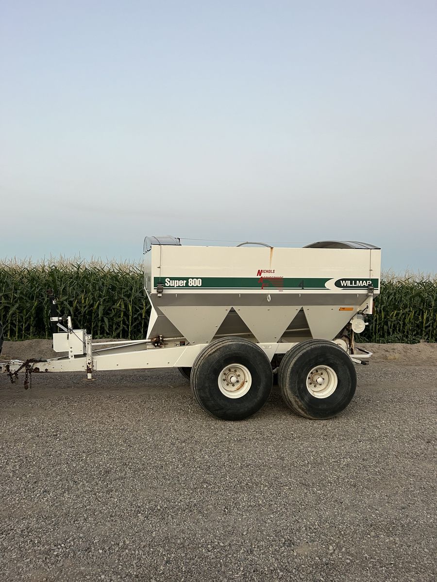 Wilmar 8 ton fertilizer spreader