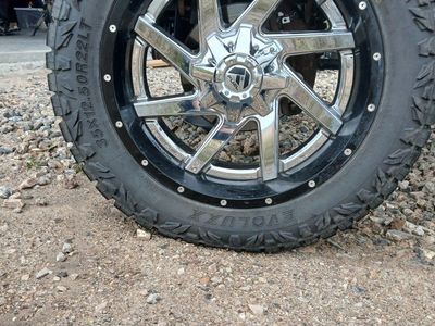 22x10 fuels -19 offset