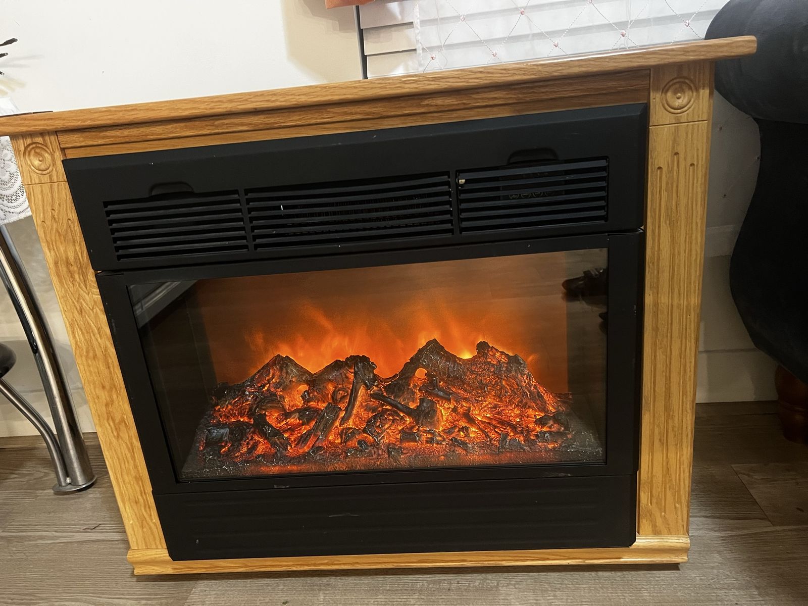 Heat Surge Amish Hand-Built Electric Fireplace - Oak Mantel with Realistic Flame