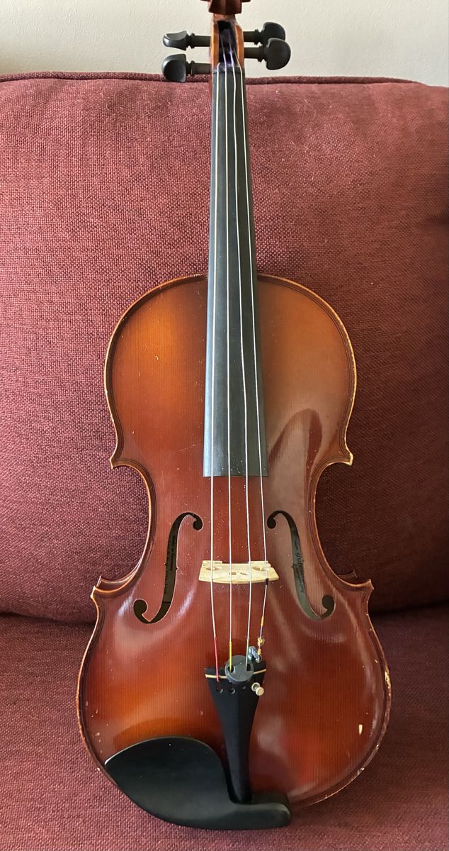 16-1/2” Student Viola with Hard Case, Bow, Chin Rest - Used Instrument