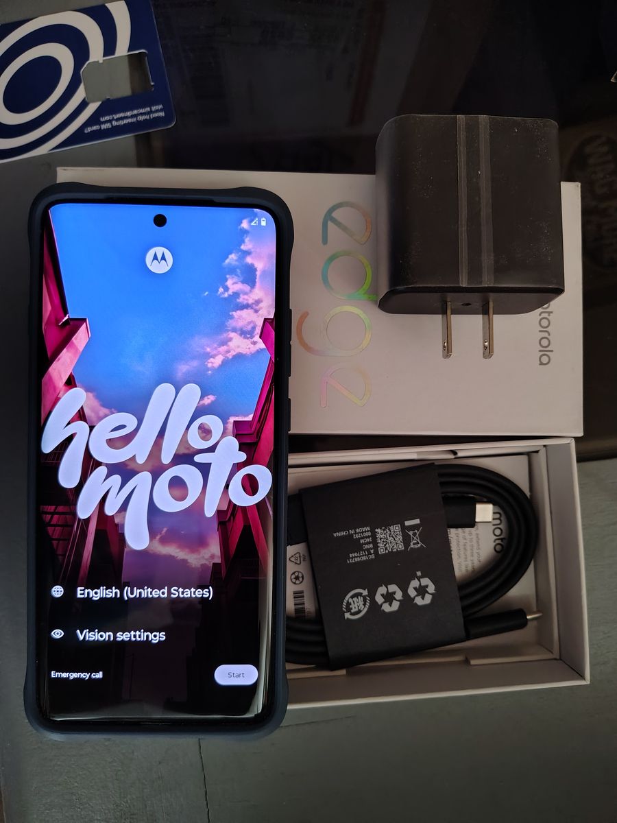 Motorola Edge 2025 256GB - unlocked- excellent!