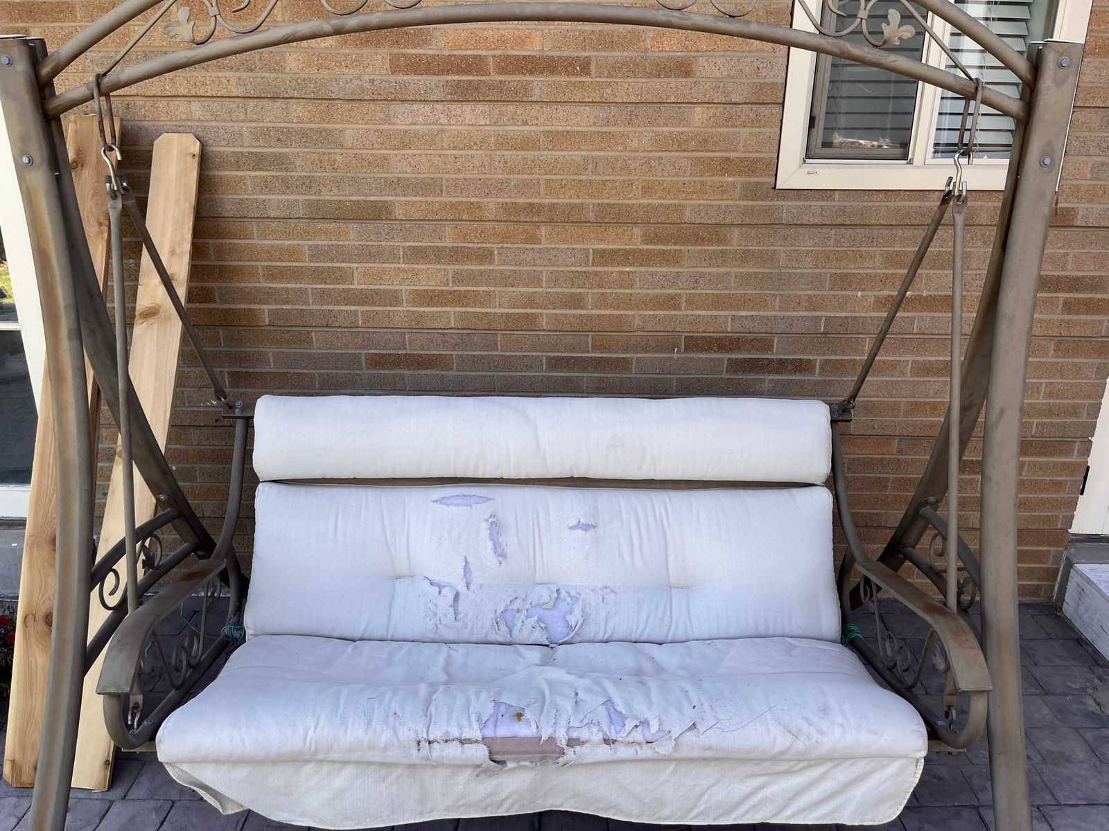 Free patio swing