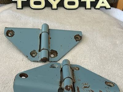 Toyota Land Cruiser Widsheild Hinges