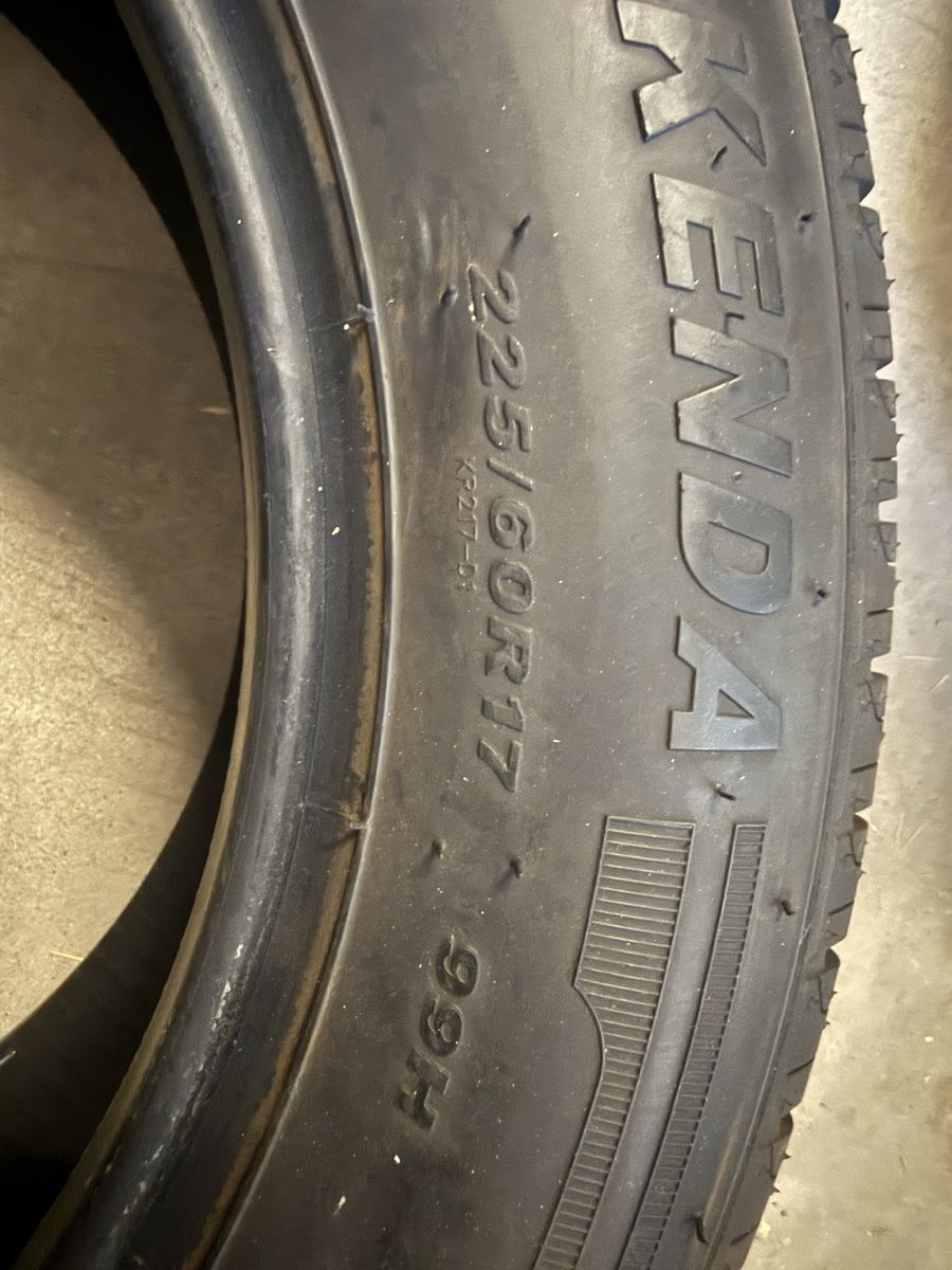 Kenda Klever H/T 225/60R17 99H All-Season Tire - Good Condition