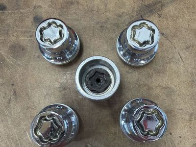 Honda wheel locks lug nuts