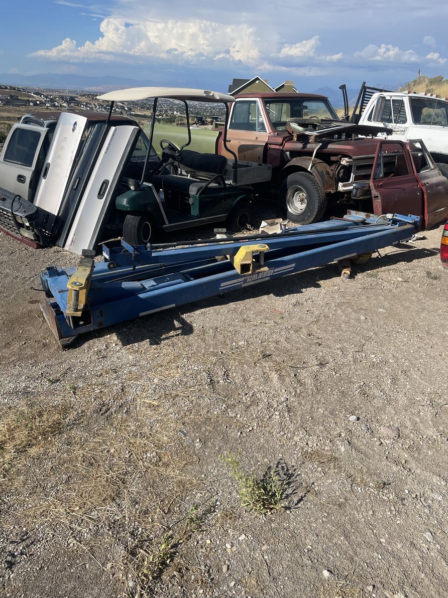 Used Heavy Equipment Blue Lift/Jack for Garage or Shop