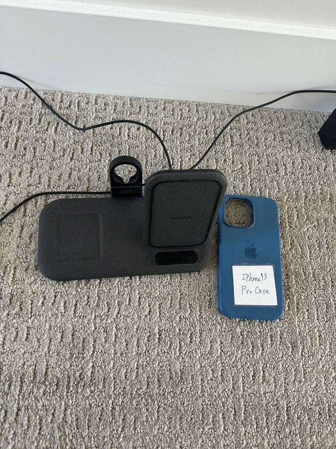 Mor-phie Wireless Stand Charger For Smartphones