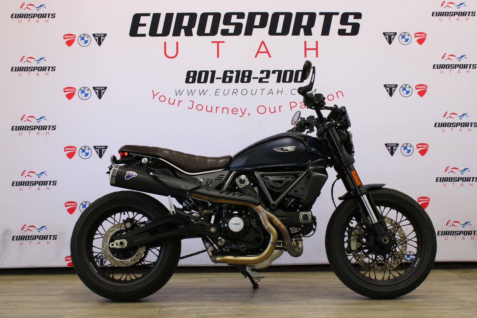2025 Ducati Scramber Nighshift Blue