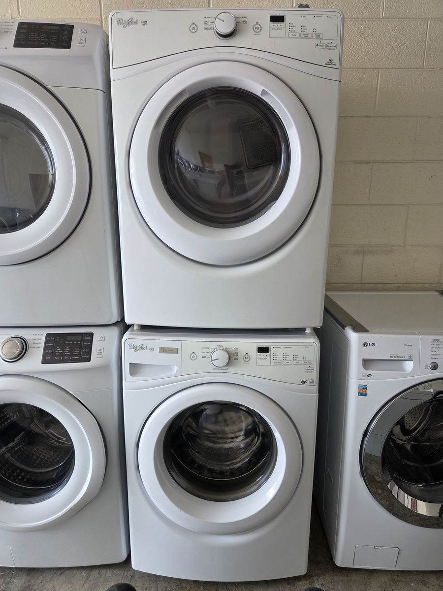 Whrilpool Washer and Dryer Set