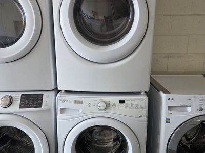 Whrilpool Washer and Dryer Set