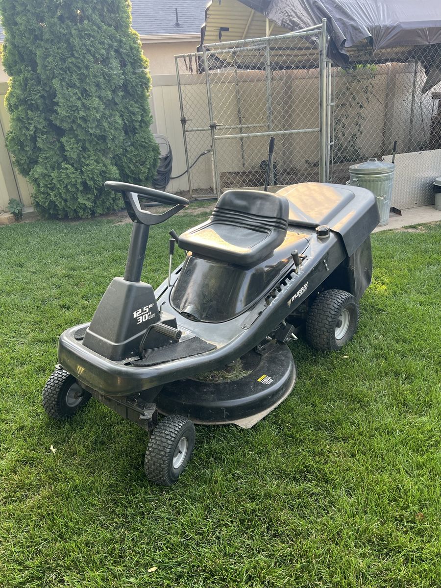 Murray riding lawnmower 