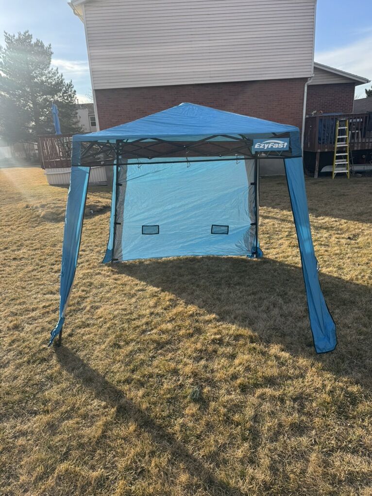 Like New! EzyFast Pop Up Canopy Instant Shelter