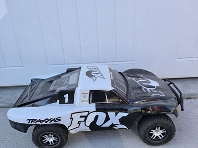 Traxxas FOX RC Truck + 3 LiPo Batteries & Charger – Barely Used
