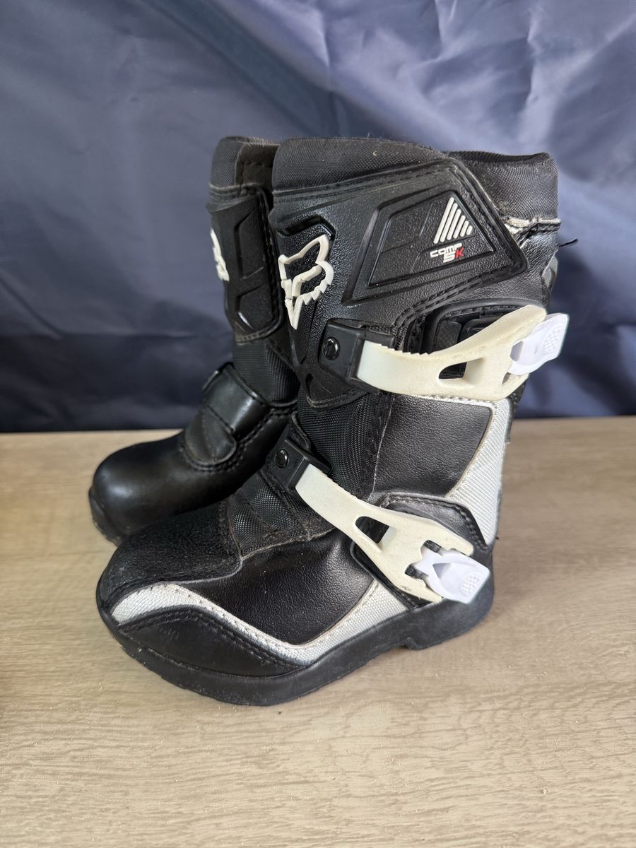 Fox Racing Comp size 10K Youth Motocross Boots Black/White Kids Off-Road MX Boots. Only worn once. Retail $190 new.
