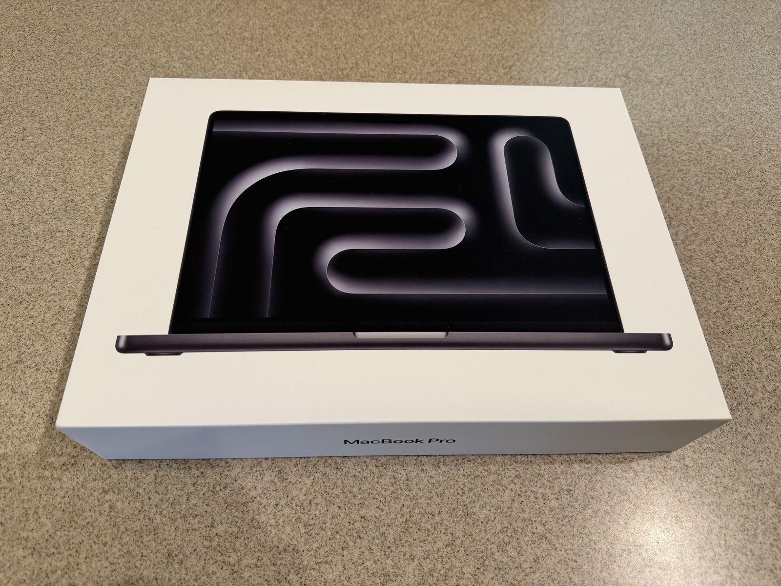 Brand new Apple MacBook Pro 14 inch, M5, 16 GB Ram, 512 SSD, sealed in box , come with Apple Warranty